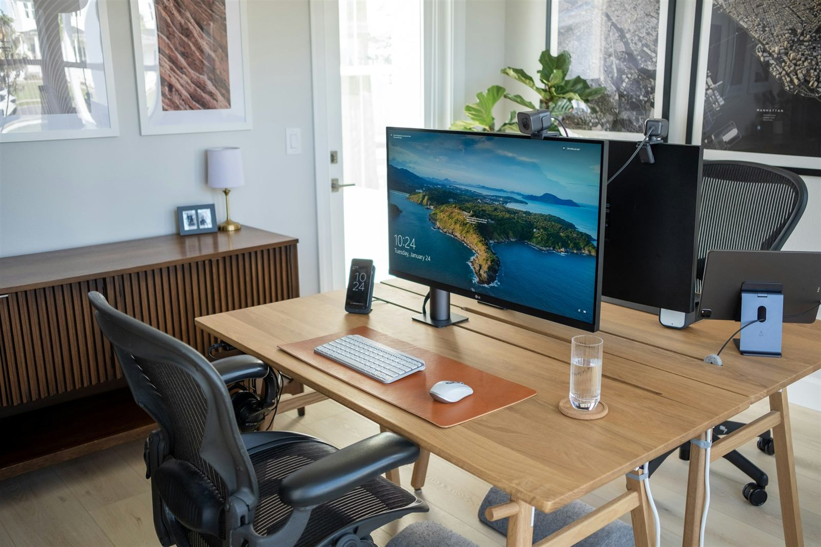 A tidy desk with monitor and keyboard